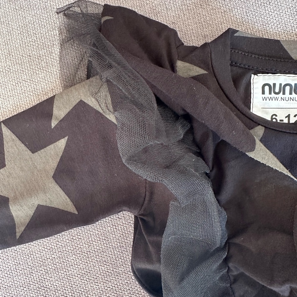 ➕NUNUNU➕baby onesie size 6-12M